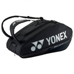 Torba tenisowa unisex Yonex Pro Racquet. Czerwone torby sportowe YONEX, bez wzorów, z materiału. Za 769.00 zł.