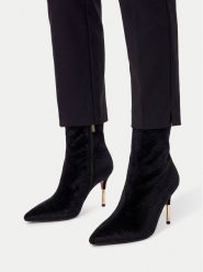 Nine West Botki EO-LBT905665-36B Czarny. Czarne botki Nine West, bez wzorów, z materiału, bez obcasa, na szpilce, bez zapięcia. Za 329.99 zł.