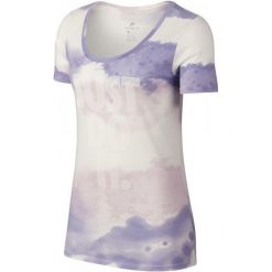 Nike Koszulka Sportowa Damska W Nsw Tee Scoop Jdi Wash, Sail Purple Pulse Barely Grape White M. T-shirty sportowe marki Nike. W wyprzedaży za 85.00 zł.