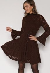 Brązowa Koronkowa Sukienka z Wiązaniem Półgolfem i Falbankami Alnefera. Brązowe sukienki Born2be, m, bez wzorów, z koronki, klasyczne, bez kołnierzyka, bez ramiączek, mini. Za 179.99 zł.