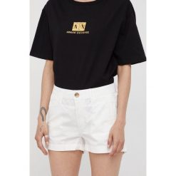 Pepe Jeans szorty bawełniane BALBOA SHORT damskie kolor biały gładkie medium waist. Białe szorty Pepe Jeans, bez wzorów, z bawełny. W wyprzedaży za 174.99 zł.