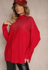 Czerwony Golf o Kroju Oversize z Eleganckim Cyrkoniowym Zdobieniem przy Dekolcie Melirra. Czerwone swetry Renee, s, z aplikacjami, eleganckie, bez ramiączek. Za 64.99 zł.