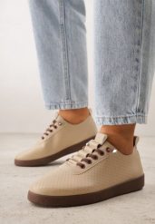 Ciemnobeżowe Wsuwane Tenisówki z Perforacją i Podeszwą z Bieżnikiem Illanya. Brązowe trampki Born2be, bez wzorów, z jeansu, klasyczne, bez zapięcia. Za 69.99 zł.