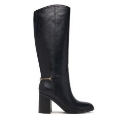 Kozaki Guess. Czarne kozaki Guess, z aplikacjami, bez obcasa, na słupku, bez zapięcia. Za 954.99 zł.