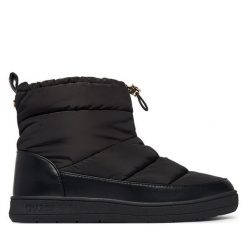 Śniegowce Guess. Czarne śniegowce Guess, z aplikacjami, bez zapięcia. Za 494.99 zł.