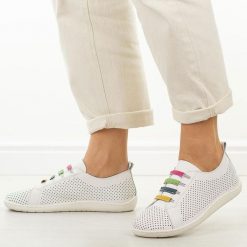 Białe skórzane półbuty damskie barefoot Jezzi Ol38-5. Białe półbuty wsuwane Jezzi, na jesień, w ażurowe wzory, z jeansu, klasyczne, bez obcasa, na płaskiej podeszwie. Za 239.00 zł.