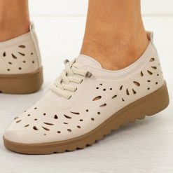 Beżowe ażurowe półbuty damskie Potocki 16388. Brązowe buty sportowe lifestyle POTOCKI, na lato, w ażurowe wzory, z dresówki, biznesowe, z okrągłym noskiem, bez zapięcia. W wyprzedaży za 104.72 zł.