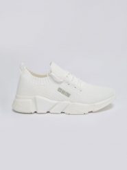 Sneakersy damskie lekkie białe JJ274268 101. Białe buty sportowe lifestyle BIG STAR, bez wzorów, z jeansu, klasyczne, bez zapięcia. W wyprzedaży za 199.99 zł.