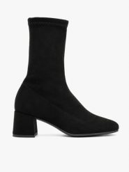 Czarne wyższe elastyczne botki. Czarne botki Ryłko, bez wzorów, z tkaniny, z okrągłym noskiem, bez obcasa, bez zapięcia. Za 429.99 zł.