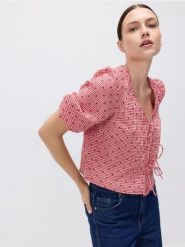 Bluzka z wiązaniami - czerwony. Czerwone bluzki Reserved, l, bez wzorów, z bawełny, bez kołnierzyka, bez ramiączek. Za 119.99 zł.