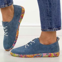 Niebieskie zamszowe skórzane półbuty damskie Sergio Leone Sp007. Niebieskie półbuty wsuwane Sergio Leone, na jesień, bez wzorów, z jeansu, casualowe, z okrągłym noskiem, bez obcasa, na płaskiej podeszwie. Za 209.00 zł.