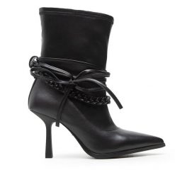 Botki Rage Age. Czarne botki Rage Age, bez wzorów, bez obcasa, na szpilce, bez zapięcia. Za 349.99 zł.