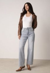 Jasnoniebieskie Szerokie Jeansy z Bawełną o Prostym Kroju z Wysokim Stanem Miovera. Niebieskie jeansy Born2be, l, bez wzorów, z bawełny, eleganckie, z podwyższonym stanem. Za 99.99 zł.