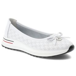 Półbuty damskie Filippo, cholewka ze skóry naturalnej perforowanej wsuwany fason z zabudowanym przodem na lekkiej podeszwie, białe, DP6718/26. Białe półbuty wsuwane Filippo, bez wzorów, ze skóry, bez obcasa. Za 169.00 zł.