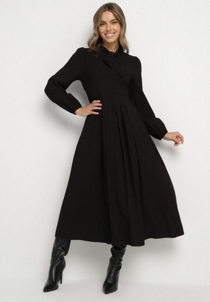 Czarna Wiskozowa Plisowana Sukienka z Wiązaniem Asorrise. Czarne sukienki Born2be, na co dzień, l, bez wzorów, z wiskozy, eleganckie, bez kołnierzyka, bez ramiączek. Za 169.99 zł.