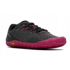 Buty biegowe dla kobiet Merrell Vapro Glove 6. Czerwone buty do biegania Merrell, bez wzorów, z materiału, bez zapięcia, do biegania. Za 629.00 zł.
