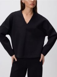 Bluza z dekoltem V - czarny. Czarne bluzy Reserved, l, bez wzorów, z bawełny, bez ramiączek, bez kaptura. Za 89.99 zł.