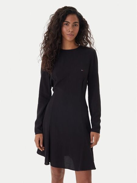Tommy Jeans Sukienka codzienna DW0DW21916 Czarny Regular Fit. Czarne sukienki Tommy Jeans, na co dzień, m, bez wzorów, z jeansu, bez kołnierzyka, bez ramiączek, proste. Za 409.99 zł.