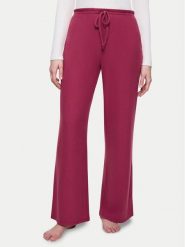 Triumph Spodnie piżamowe Mix&Match 10225049 Bordowy Regular Fit. Czerwone piżamy Triumph, bez wzorów, z syntetyku, bez kołnierzyka, bez ramiączek. Za 149.99 zł.