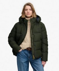 Superdry Pikowana kurtka puchowa z kapturem z recyklingowanego poliestru –. Zielone kurtki Superdry, bez wzorów, z materiału, z kapturem. Za 644.25 zł.
