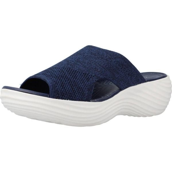 Sandały CLARKS MARIN CORAL Niebieski. Niebieskie sandały Clarks, bez wzorów, z tkaniny, bez obcasa, bez zapięcia. Za 173.99 zł.