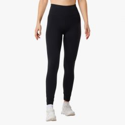 Długie legginsy treningowe damskie Swedemount Move Long Tights szybkoschnące. Czarne legginsy SWEDEMOUNT, bez wzorów, z tkaniny, długie. Za 185.00 zł.