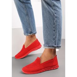 Czerwone Tenisówki Pasquier. Czerwone trampki Renee, bez wzorów, z tkaniny, eleganckie, przed kostkę, bez zapięcia. W wyprzedaży za 39.99 zł.