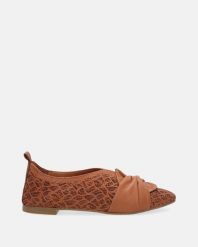 BRĄZOWE BALERINY Z KOKARDĄ K26601 COCONUT. Brązowe baleriny Venezia, bez wzorów, ze skóry, bez obcasa, bez zapięcia. Za 339.00 zł.