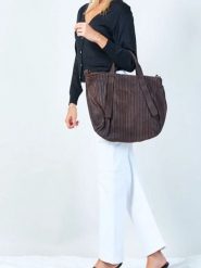 Amara Skórzany shopper bag "Brigitte" w kolorze brązowym - 40 x 30 x 14 cm rozmiar: onesize. Brązowe shopper bag Amara, bez wzorów, z materiału, bez dodatków. Za 456.87 zł.