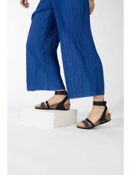 BACKSUN Sandały "Camiri" w kolorze czarnym rozmiar: 41. Czarne sandały Backsun, bez wzorów, z materiału, klasyczne, z otwartym noskiem, bez obcasa, na platformie, bez zapięcia. Za 173.99 zł.