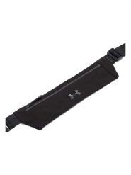 Under Armour Saszetka "Launch Run Belt" w kolorze czarnym - 15 x 7,6 cm rozmiar: onesize. Czarne nerki i saszetki Under Armour, bez wzorów, z materiału, sportowe, bez dodatków. Za 114.71 zł.