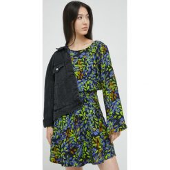 Only sukienka kolor czarny mini rozkloszowana. Czarne sukienki ONLY, l, bez wzorów, z tkaniny, bez kołnierzyka, bez ramiączek, maxi, dopasowane. W wyprzedaży za 124.99 zł.