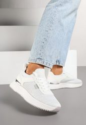 Białe Sneakersy z Siateczkową Cholewką Saramis. Białe buty sportowe lifestyle Renee, bez wzorów, z jeansu, sportowe, bez zapięcia. W wyprzedaży za 75.99 zł.