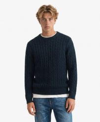 Superdry Sweter crew z warkoczowym splotem — 100% bawełna. Niebieskie swetry Superdry, l, z aplikacjami, z bawełny, klasyczne, bez ramiączek. Za 354.05 zł.