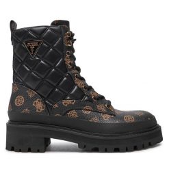 Botki Guess. Czarne botki Guess, z aplikacjami, bez obcasa, na płaskiej podeszwie, bez zapięcia. Za 419.99 zł.