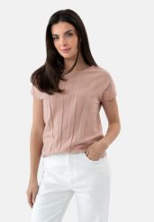 Pastelowa bluzka TM-MARION. Białe bluzki Volcano, s, bez wzorów, z dzianiny, bez kołnierzyka, bez ramiączek. Za 99.99 zł.