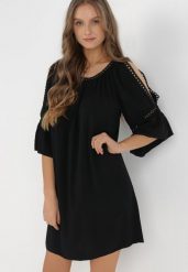 Czarna Sukienka Hippeia. Czarne sukienki Born2be, na imprezę, l, bez wzorów, z koronki, sportowe, bez kołnierzyka, bez ramiączek, midi, sportowe. W wyprzedaży za 129.49 zł.