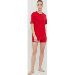 Calvin Klein Underwear Piżama damska kolor bordowy. Czerwone piżamy Calvin Klein Underwear, l, bez wzorów, bez kołnierzyka, bez ramiączek, krótkie. W wyprzedaży za 179.99 zł.