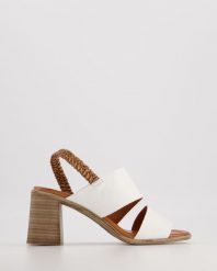 BIAŁE SANDAŁY 003021 T22285 WH. Białe sandały Venezia, bez wzorów, ze skóry, bez obcasa, bez zapięcia. Za 279.00 zł.