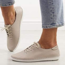 Beżowe skórzane półbuty damskie Dia 645. Brązowe półbuty wsuwane DiA, na lato, bez wzorów, z jeansu, eleganckie, z okrągłym noskiem, bez obcasa. Za 249.00 zł.