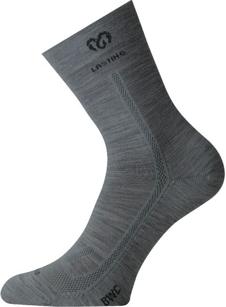 Skarpety merino BWC. Brązowe skarpetki LASTING, bez wzorów, z elastanu. Za 45.00 zł.