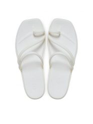 Crocs Japonki Miami Toe Loop Sandal 209862 Beżowy. Brązowe japonki Crocs, bez wzorów, z tworzywa sztucznego. Za 179.99 zł.