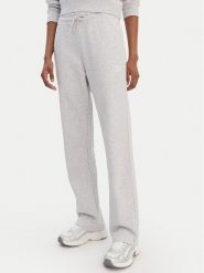 Reebok Spodnie dresowe Zuzanna RK25496CCW Szary Regular Fit. Szare spodnie sportowe Reebok, bez wzorów, z dresówki. Za 179.99 zł.