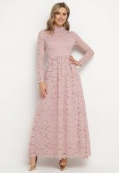 Różowa Rozkloszowana Sukienka z Koronki ze Stójką i Gumką w Talii Delaviae. Czerwone sukienki Born2be, na co dzień, m, bez wzorów, z koronki, eleganckie, bez kołnierzyka, bez ramiączek, maxi, rozkloszowane. W wyprzedaży za 132.99 zł.