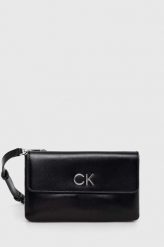 Calvin Klein torebka kolor czarny. Czarne listonoszki Calvin Klein, bez wzorów, na ramię, bez dodatków. Za 489.99 zł.