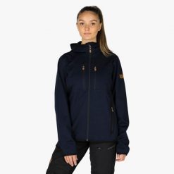Kurtka softshell hiking damska Swedemount Nordkap Softshell Jacket wodoodporna. Niebieskie kurtki przejściowe sportowe SWEDEMOUNT, s, bez wzorów, z materiału, bez kaptura, trekkingowe. Za 447.00 zł.