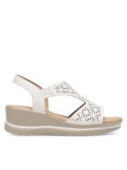 Clara Barson Sandały WYL0510-27 Biały. Białe sandały Clara Barson, bez wzorów, ze skóry, bez obcasa, na koturnie, bez zapięcia. Za 59.99 zł.