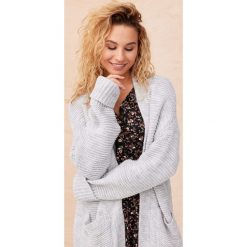 Kardigan Damski Simina BS Off White Melange. Białe swetry blue shadow, na jesień, m, bez wzorów, z tkaniny, boho, bez ramiączek. Za 269.90 zł.