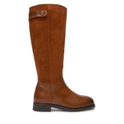 Oficerki Tommy Hilfiger. Brązowe kozaki Tommy Hilfiger, bez wzorów, bez obcasa, na płaskiej podeszwie, bez zapięcia. Za 1,099.00 zł.
