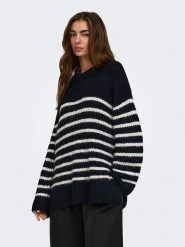 ONLY Sweter w kolorze czarnym rozmiar: XS. Czarne swetry ONLY, xs, bez wzorów, bez ramiączek. Za 115.95 zł.